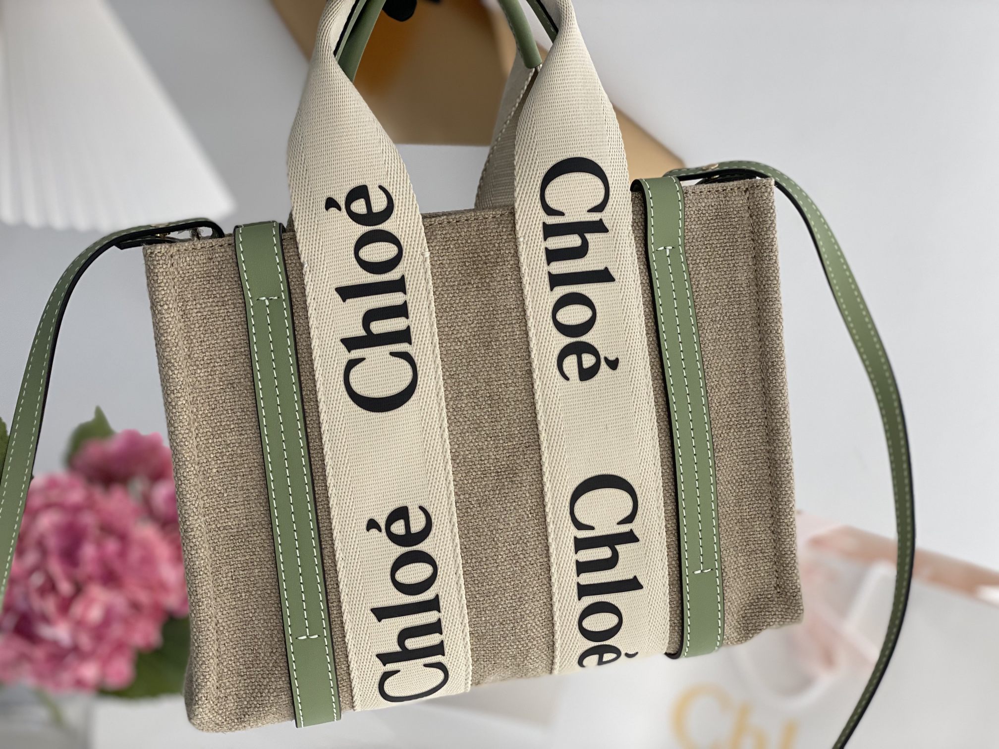 Chloe Small Woody Tote Bag In Linen